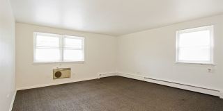 6743 Oglesby Gallery 8