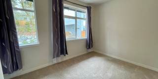 Like-New Beardslee Townhouse... Gallery 19