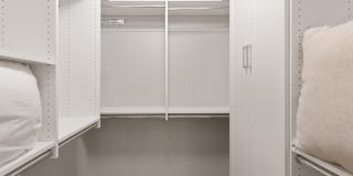 6502 N Central Avenue Gallery 18