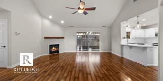 3 Bedroom + Office in Central Point! Gallery 8