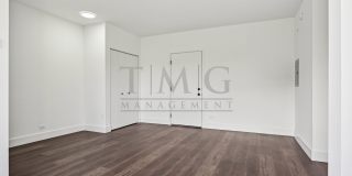Modern Andersonville Studio with High-End Finishes & Abundant Natural Light! Gallery 10