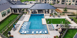 Hawthorne at Blanco Riverwalk Gallery 41