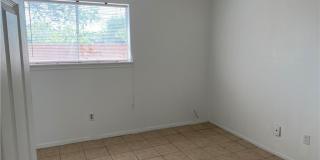 1004 Austin Street Gallery 8