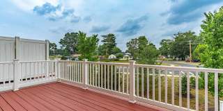 Lovely Townhome with 2 Car Garage Lovely Townhome with 2 Car Garage Gallery 17