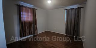 2317 Roslyn Avenue Gallery 2