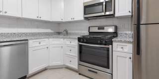 16 Yarmouth St., 2 Gallery 2