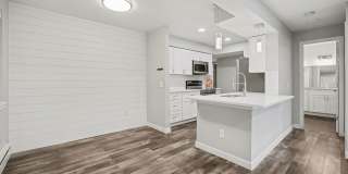 Spacious 1 Bed 1 Bath in the heart of Aurora! LEASING SPECIAL!! Gallery 8