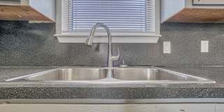 Beautiful 3 bedroom, 2.5 bath Townhome Gallery 6