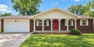 3 Bedroom | 1.5 Bath | 2 Car Garage | Pets Welcomed! Gallery 1