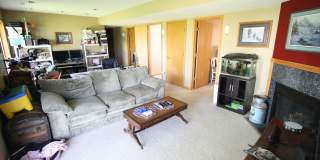 Beautiful 4 Bedroom/2 Bathroom Home In Shakopee-AVAILABLE 7/1 Gallery 1