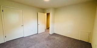 2 Bedroom, 1.5 Bath Townhouse Gallery 14