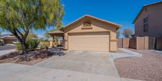 Stunning 4-Bedroom, 1.75-Bath Home Near South Mountain Section 8 Welcome Gallery 1