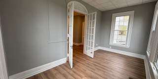 Spacious apartment in historic house! Gallery 6