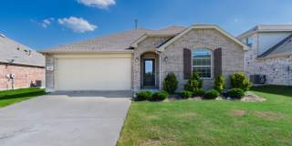 This 1996 square foot single family home has 4 bedrooms and 2.0 bathrooms. This home is located at 1215 Chapel Hill Dr, Anna, TX 75409. Gallery 1