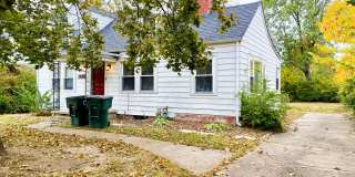 Preleasing for August 2026!! 5-Bedroom Home Near Ball State Campus! In Unit Washer/Dryer & Large Backyard! Gallery 3