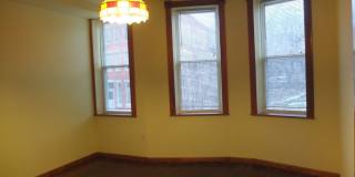 Beautiful Renovated Four bedroom Townhome Gallery 30