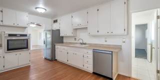 Meticulously Maintained 4 bed Scottsdale Home Gallery 8