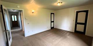 3747 Trinity [PRM: Henry] Gallery 24