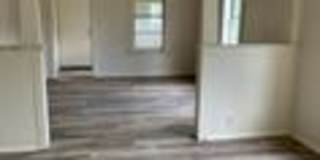 417 Maple Street Gallery 1