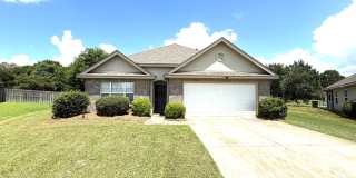 **3 Bed 2 Bath with 2 car garage in Deer Creek** Call our self showing number to schedule a tour 334-366-9198 Gallery 1