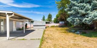 3 Bedroom Rambler Situated on a Large Lot with Mature Landscaping! Gallery 17