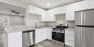 Newly remodeled Unit Ready for you! Gallery 25