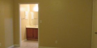 Convenient to Navy Federal & Pine Forest/Nine Mile Road area! Gallery 5
