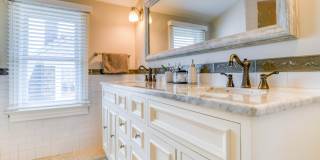 16 Abbott Avenue Gallery 37