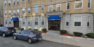Studio apartment, Great location, Walk to Green Line, newly renovated! Gallery 2