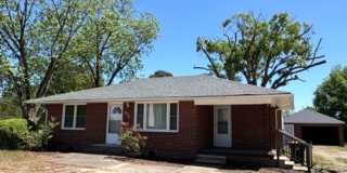 ~~ Cute 2-bedroom Brick Ranch located in Elon ~~ Gallery 1