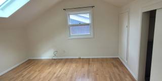 Charming 3BD/1BA located within walking distance to Friendly/College Hill neighborhood Market of Choice! Gallery 14