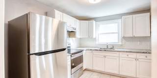 Lovely 3 Bedroom 1 Bathroom - 1st Floor with/ Washer and Dryer Gallery 103