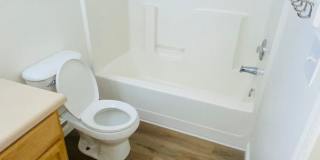 Gorgeous Remodeled Spacious 4 bedroom Gallery 21