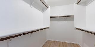 12471 W Holly Street Gallery 37