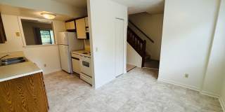 2 Bedroom, 2.5 Bath Townhouse Gallery 8