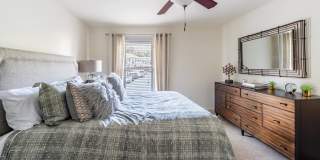 Smoky Crossing Apartment Homes Gallery 44