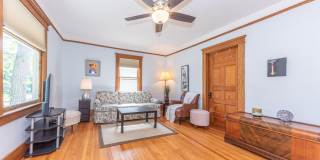 1123 W Huron Street Gallery 15