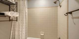 Downtown 2 BDR / 2BA - Walk to Everything Gallery 20