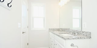 Pleasant Green Townhome Near Downtown Crozet Gallery 11