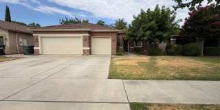 NW Visalia Home Rent Ready! Walking distance to Denton Elementary Gallery 1