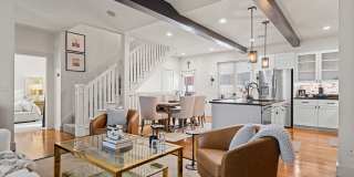 This luxurious townhouse on Cherry St. Gallery 24