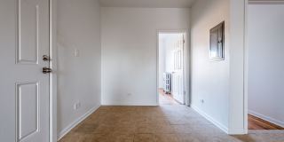 400-02 S Kilbourn Ave Gallery 9