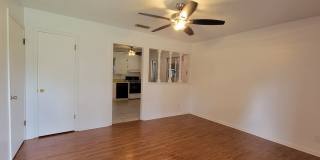 Gorgeous 3 bedroom/1.5 bath home! Gallery 6