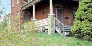 Spacious 4BR 1.5BA Single Family Home in Carrick Gallery 1