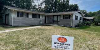 SINGLE FAMILY HOME - Fenced Yard Gallery 1