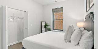 2151-2153 W Division St Gallery 32