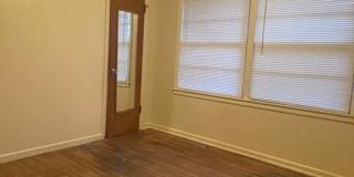 3 Bd 1 Ba Bungalow w/ hardwood Gallery 10