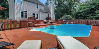 Room in 4 Bedroom Home at Daingerfield Dr Gallery 1