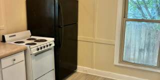 Charming 1BR Efficiency in Summerville Near Downtown & Hospitals Gallery 5