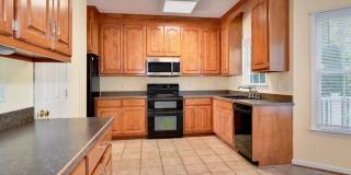 Spacious Home with 1st Floor Master! Spacious Home with 1st Floor Master! Gallery 10